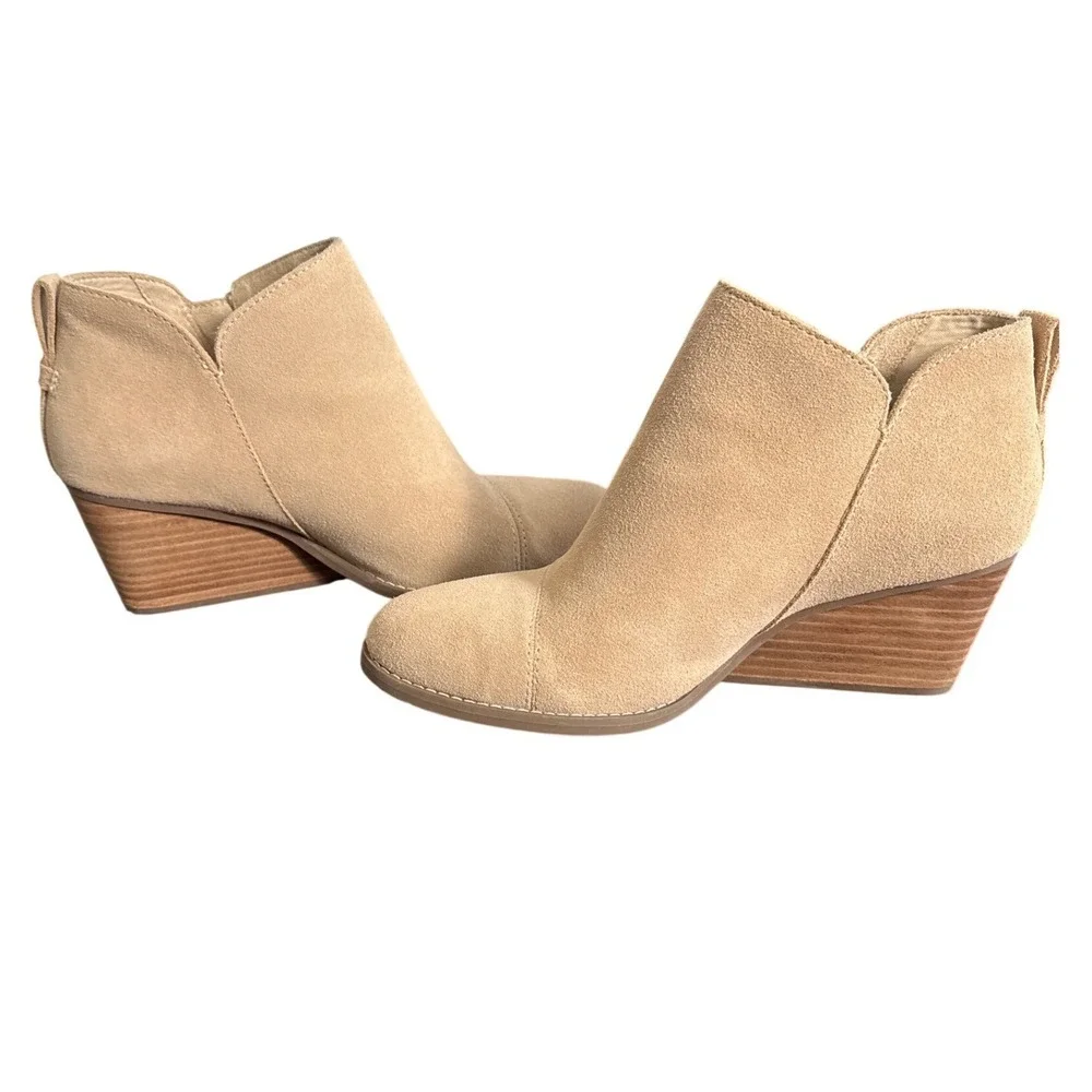 TOMS Goldie Wedge Heel Bootie Oatmeal Suede‎ NWOB Size 8 1/2